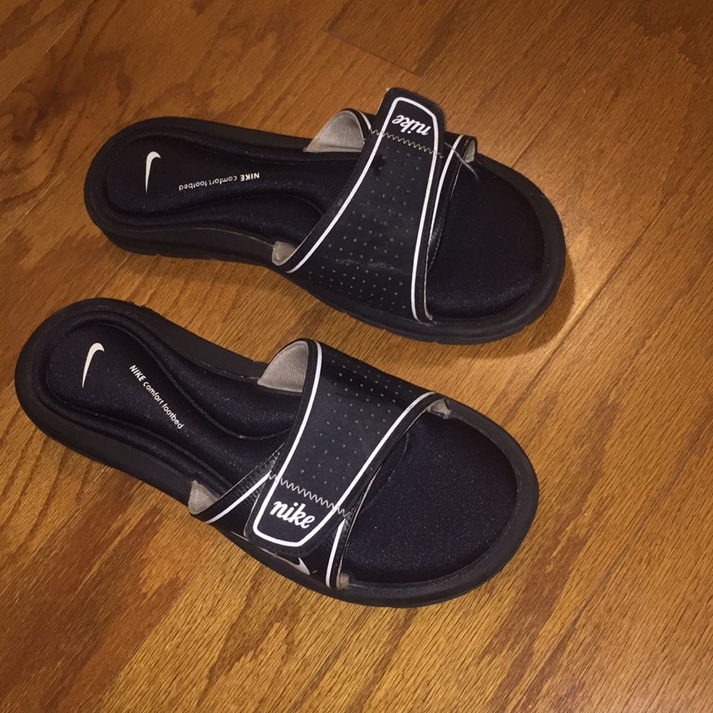 Nike slip ons MAKE AN OFFER